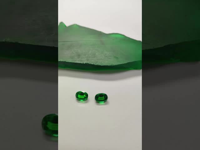 sapphire gemstone green olive green RAW MATERIAL